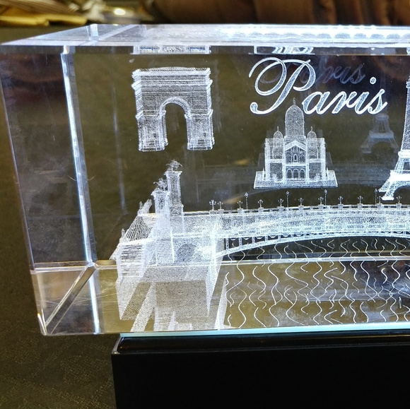 3D Art Glass of Paris, France Landmarks + Led Stand - Picture 6 of 7